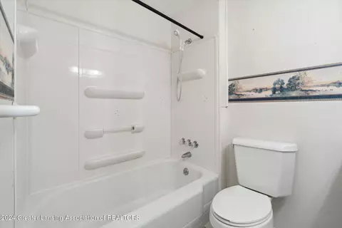 Bath - 4817 E Walker Rd, Saint Johns, MI 48879 photo 2 of 4