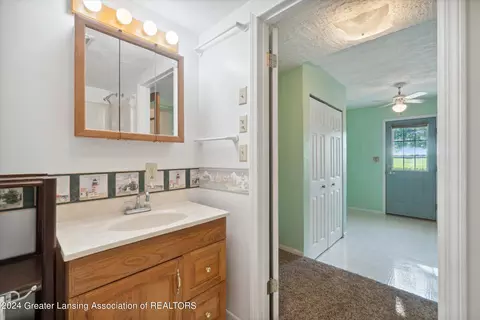 Bath - 4817 E Walker Rd, Saint Johns, MI 48879 photo 4 of 4