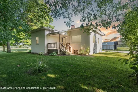 4817 E Walker Rd, Saint Johns, MI 48879