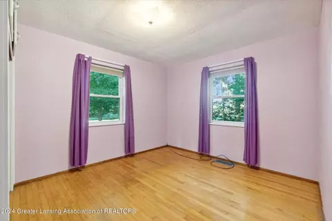 Bedroom - 4817 E Walker Rd, Saint Johns, MI 48879 photo 5 of 6