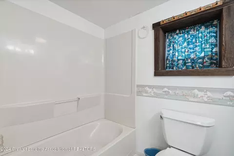 Bath - 4817 E Walker Rd, Saint Johns, MI 48879 photo 3 of 4