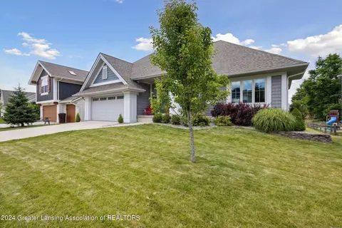 16924 Willowbrook Dr, Haslett, MI 48840