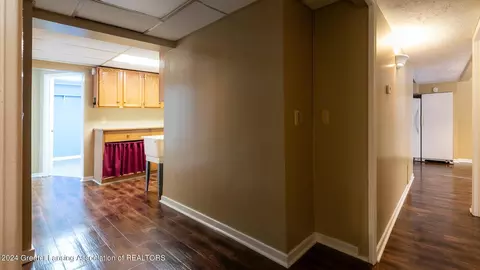 Entry Way - 13282 S Hinman Rd, Eagle, MI 48822 photo 5 of 7