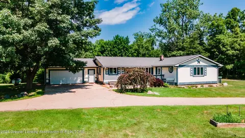 13282 S Hinman Rd, Eagle, MI 48822