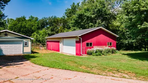 Exterior - 13282 S Hinman Rd, Eagle, MI 48822 photo 2 of 4