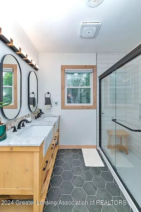 Bath - 1208 Alpine Dr, Dewitt, MI 48820 photo 1 of 4
