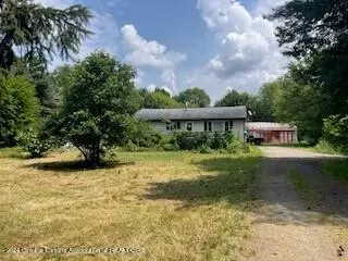 8425 Upton Rd, Laingsburg, MI 48848