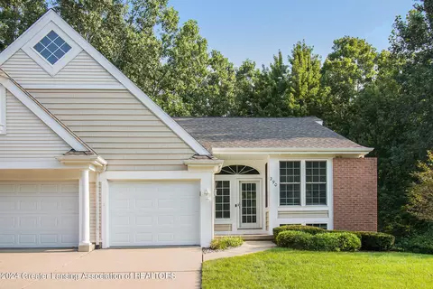 290 Coppersmith Dr, Mason, MI 48854