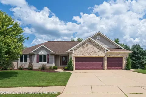 7417 Adare Cir, Grand Ledge, MI 48837