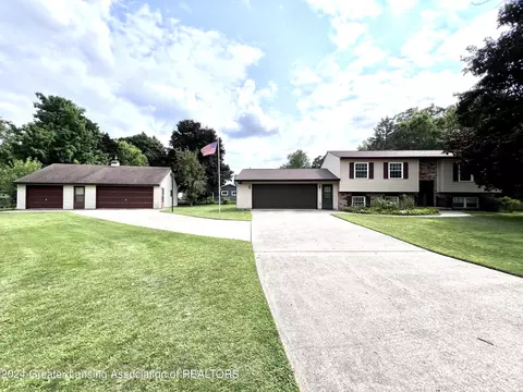 131 W Elm St, Elsie, MI 48831