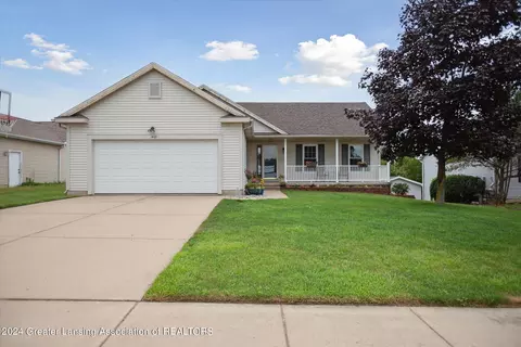 4121 Scenic View Ct, Potterville, MI 48876