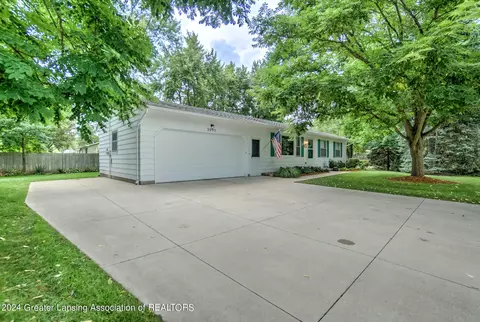 3095 Birch Row Dr, East Lansing, MI 48823
