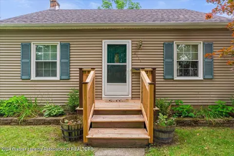 Exterior - 2111 Devonshire Ave, Lansing, MI 48910 photo 2 of 5