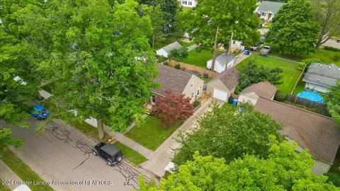 View/Area - 2111 Devonshire Ave, Lansing, MI 48910 photo 1 of 8