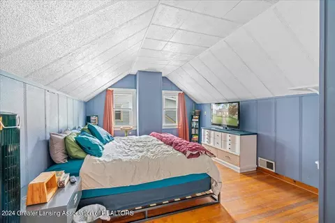 Bedroom - 2111 Devonshire Ave, Lansing, MI 48910 photo 2 of 2