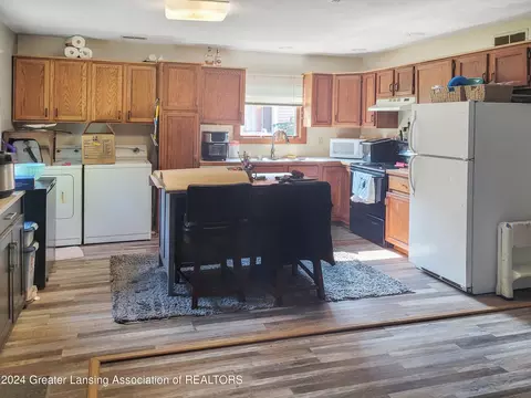 121 E Pearl St, Ovid, MI 48866 photo 6