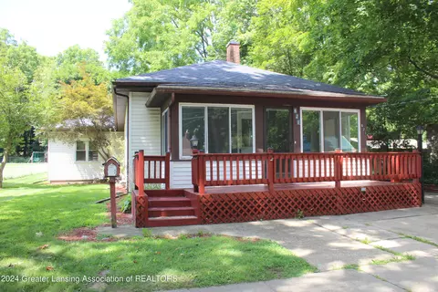 621 N Sheldon St, Charlotte, MI 48813