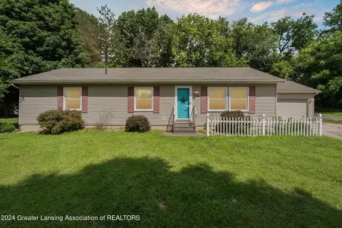 3386 Douglas St, Williamston, MI 48895