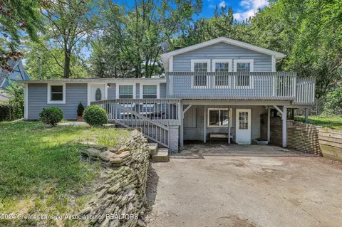 803 Elmwood St, Dewitt, MI 48820