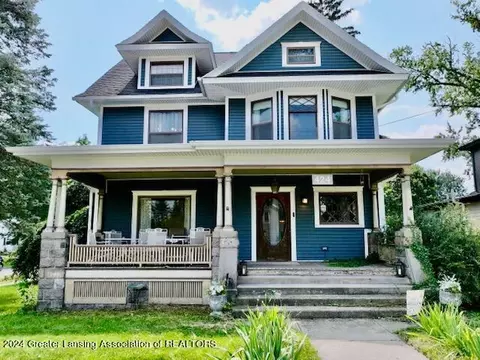 424 E Jefferson St, Grand Ledge, MI 48837