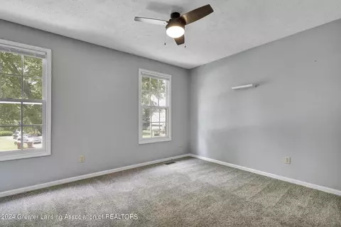 355 Crosswind Dr, Dimondale, MI 48821 photo 36