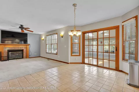 355 Crosswind Dr, Dimondale, MI 48821 photo 23