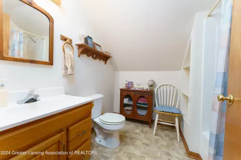 Bath - 3400 Steinacker Rd, Howell, MI 48855 photo 4 of 5