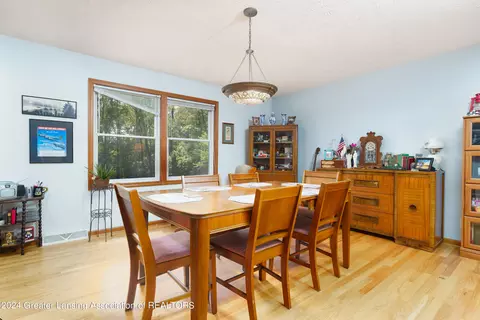 Dining - 3400 Steinacker Rd, Howell, MI 48855 photo 1 of 2