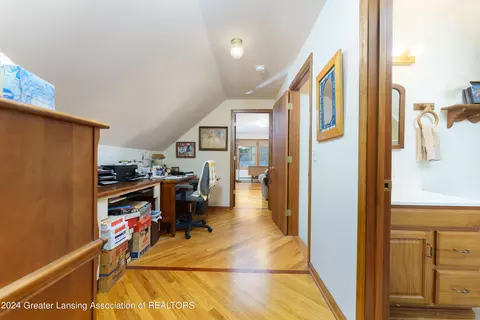 Entry Way - 3400 Steinacker Rd, Howell, MI 48855 photo 7 of 7