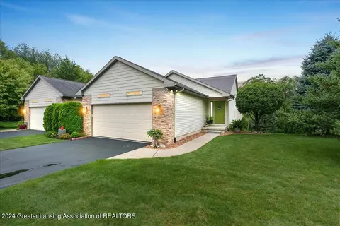 16120 Park Lake Rd, East Lansing, MI 48823