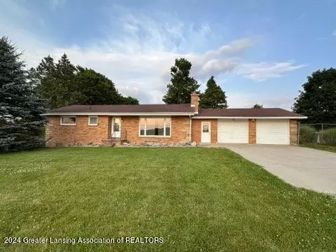 15695 Wacousta Rd, Grand Ledge, MI 48837