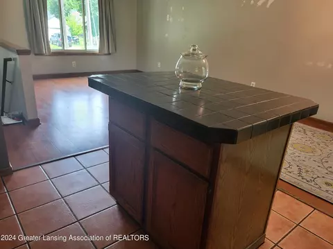 2516 Lyons Ave, Lansing, MI 48910 photo 5