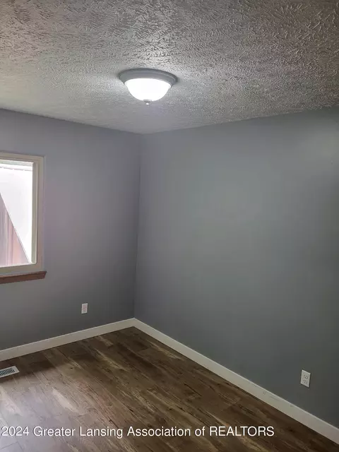 2516 Lyons Ave, Lansing, MI 48910 photo 8