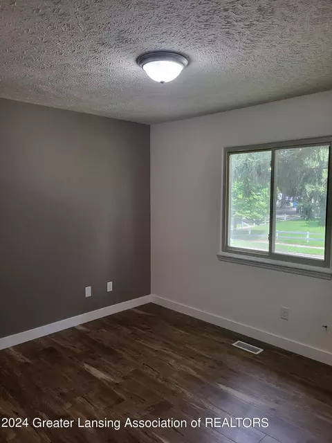 2516 Lyons Ave, Lansing, MI 48910 photo 6