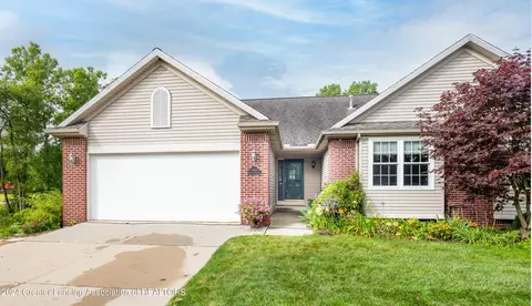 2021 Woven Heart Dr, Holt, MI 48842
