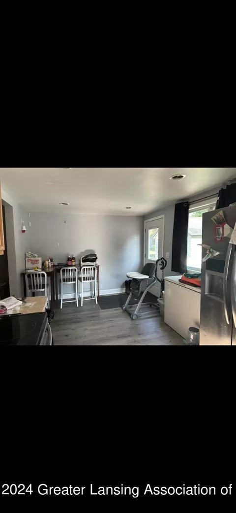 114 E Willow St, Perry, MI 48872 photo 9