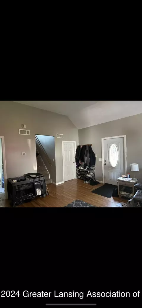 114 E Willow St, Perry, MI 48872 photo 4