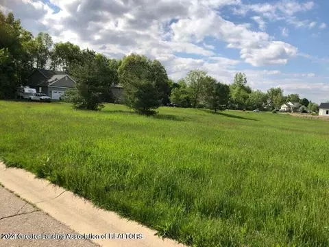 707 Landbridge, Perry, MI 48872 photo 5
