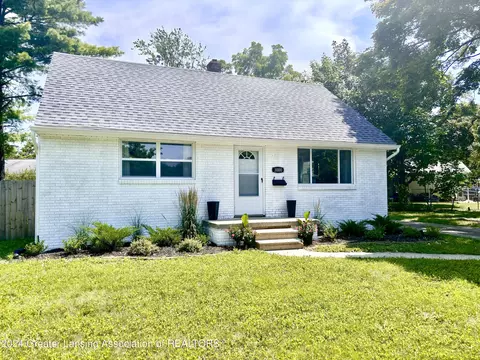 3000 Arcadia Dr, Lansing, MI 48906 photo 2