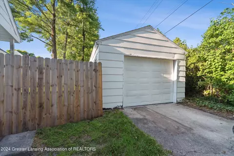 3000 Arcadia Dr, Lansing, MI 48906 photo 29