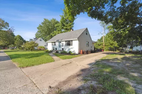 3000 Arcadia Dr, Lansing, MI 48906 photo 3