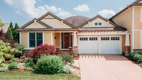 671 Aquila Dr #57, East Lansing, MI 48823