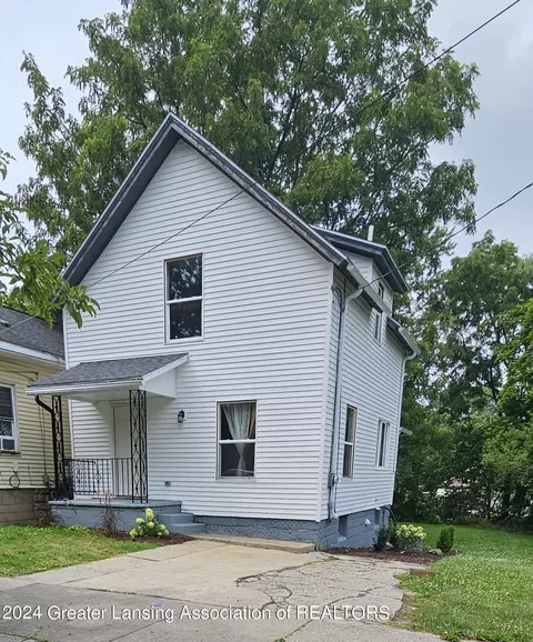 925 Cleveland St, Lansing, MI 48906