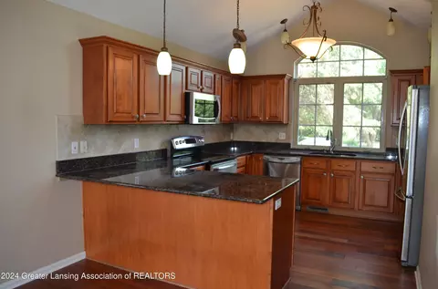 7900 Ashbrook Dr, Haslett, MI 48840 photo 5