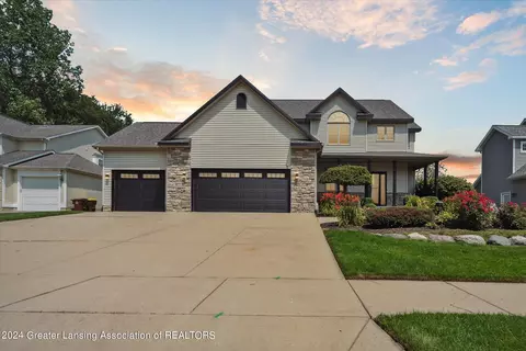 2456 Houghton Hollow Dr, Lansing, MI 48911