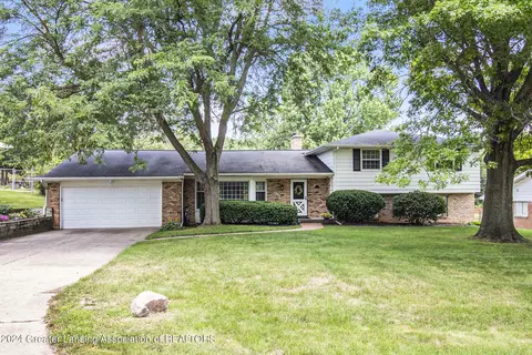 4014 Mar Moor Dr, Lansing, MI 48917