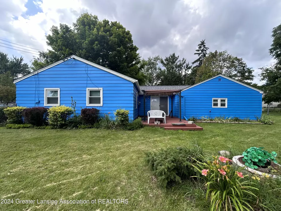 Exterior - 701 Robert St, Lansing, MI 48910 photo 2 of 2