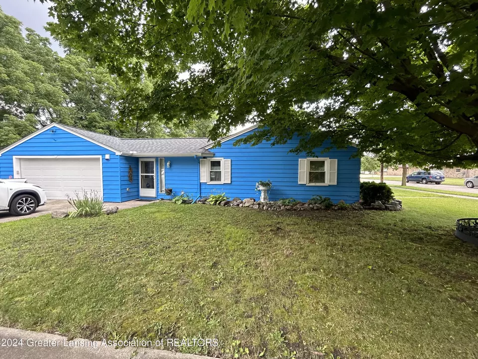 Exterior - 701 Robert St, Lansing, MI 48910 photo 1 of 2