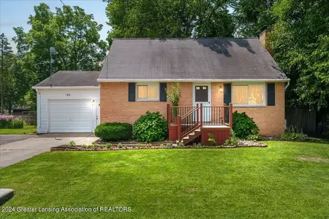 732 E Columbia St, Mason, MI 48854