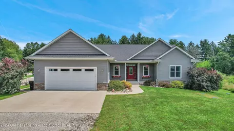 135 Branson Bay Dr, Mason, MI 48854